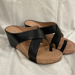JOURNEE Rayna Black Wedge Sz8.5